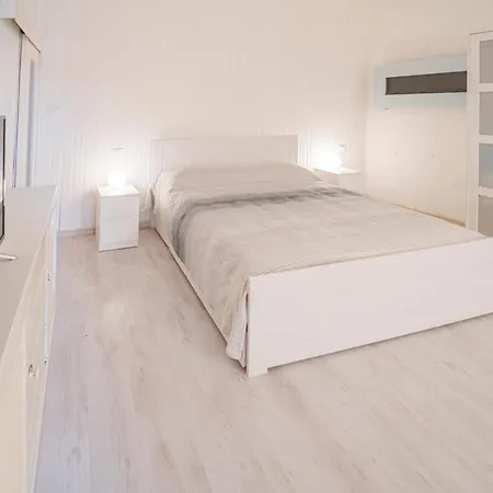 A Casa Di Chiara, Centro 50 Metri Dal Mare Lejlighed