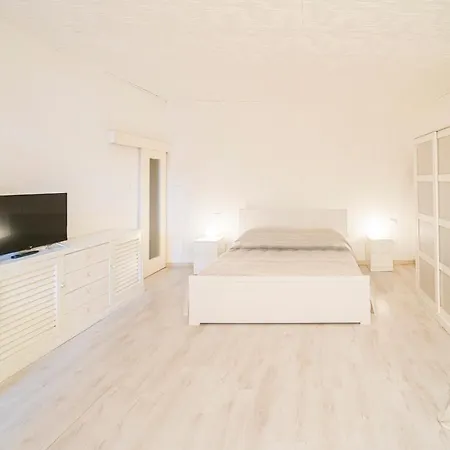 A Casa Di Chiara, Centro 50 Metri Dal Mare Διαμέρισμα *