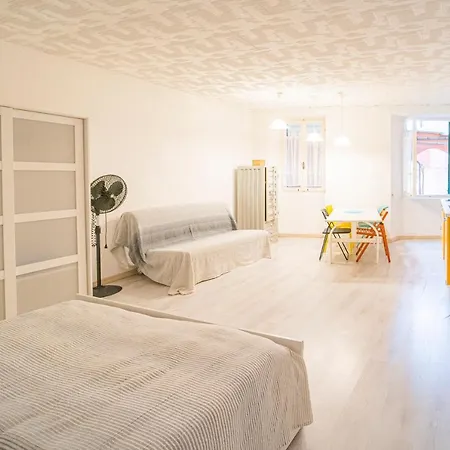 A Casa Di Chiara, Centro 50 Metri Dal Mare