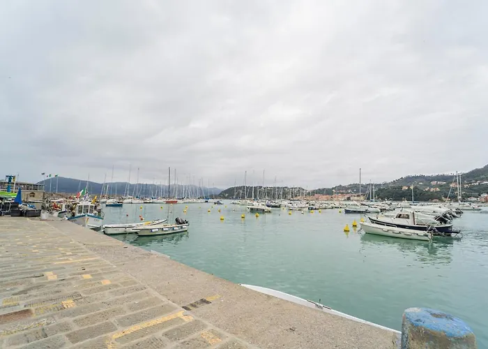 A Casa Di Chiara, Centro 50 Metri Dal Mare *