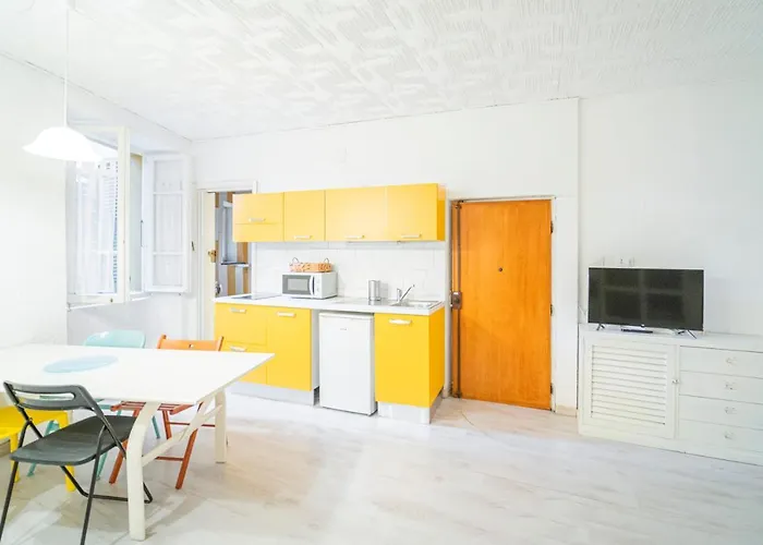 A Casa Di Chiara, Centro 50 Metri Dal Mare アパート レーリチ